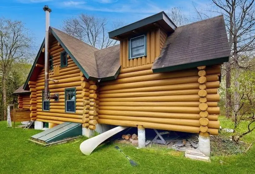 Charming Log Cabin On 50 Acres W/ Kayaks, Row Boat, Firepit, Skiing And More