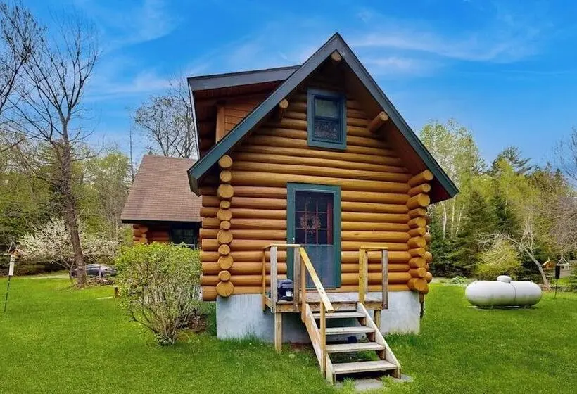 Charming Log Cabin On 50 Acres W/ Kayaks, Row Boat, Firepit, Skiing And More