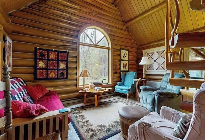 Charming Log Cabin On 50 Acres W/ Kayaks, Row Boat, Firepit, Skiing And More