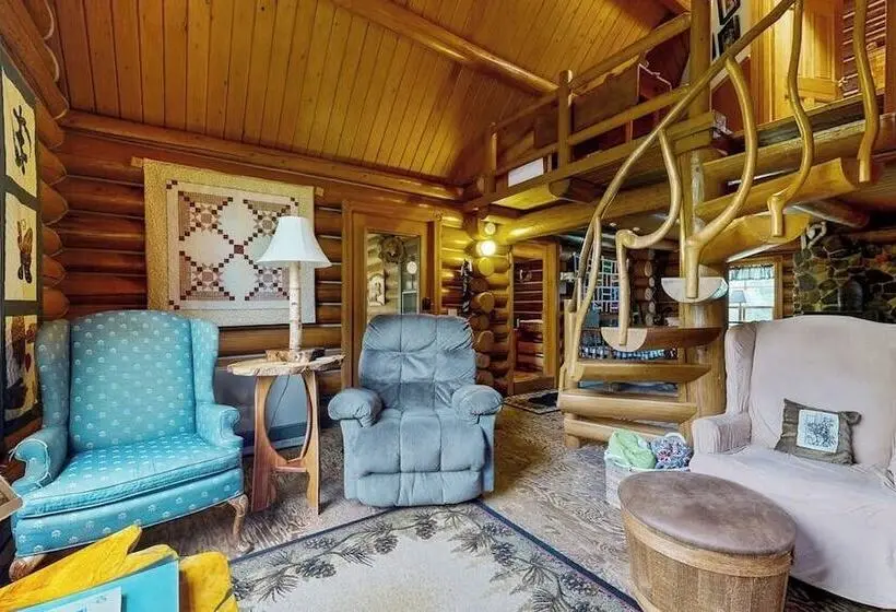 Charming Log Cabin On 50 Acres W/ Kayaks, Row Boat, Firepit, Skiing And More