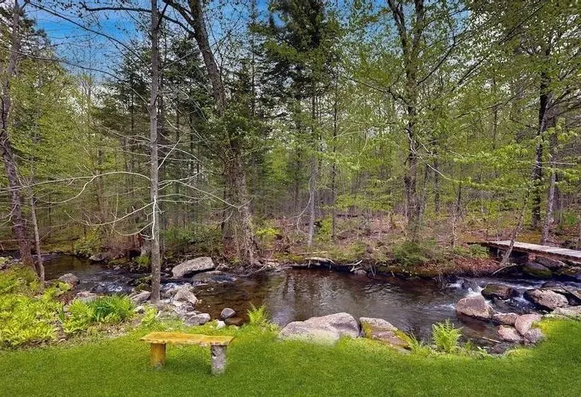 Charming Log Cabin On 50 Acres W/ Kayaks, Row Boat, Firepit, Skiing And More
