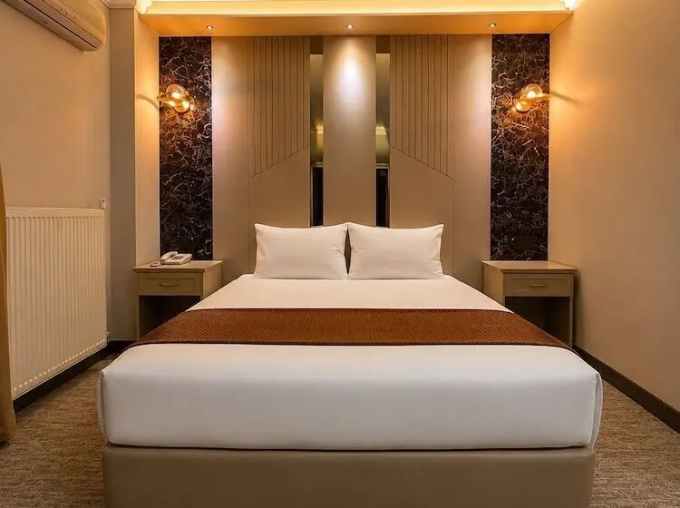 Emä°rgan Otel
