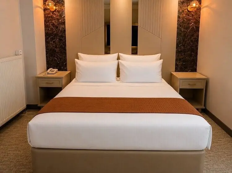 Emä°rgan Otel