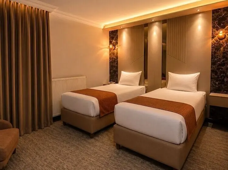 Emä°rgan Otel