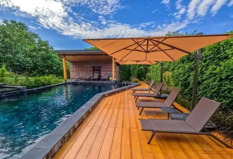Hotelli La Levée Resort