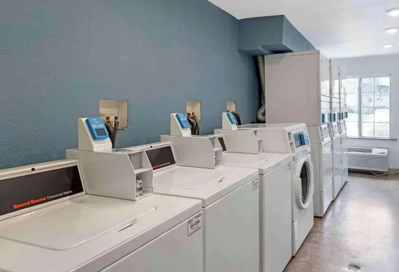 Motel 6 Suites Birmingham Pelham  Al