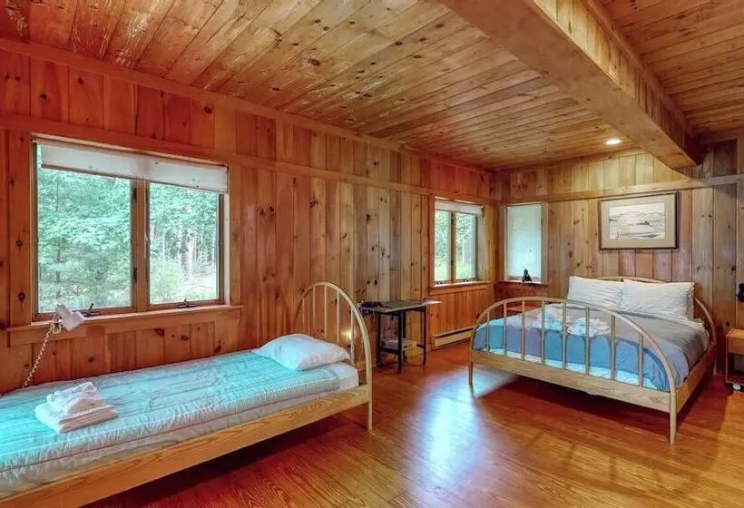 Private Waterfront Home With Large Deck & Deep Water Dock