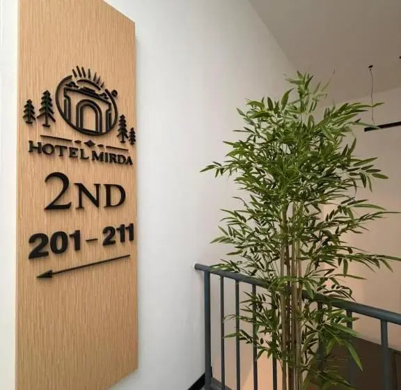ホテル Mirda Puncak Alam