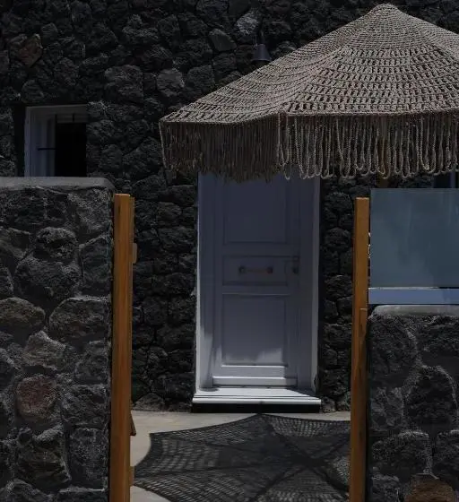 ホテル Alafropetra Luxury Suites