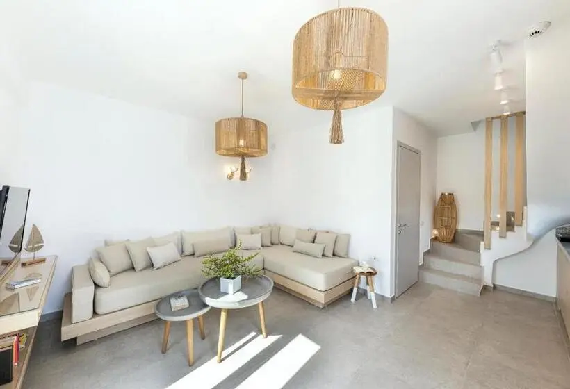 ホテル Alafropetra Luxury Suites