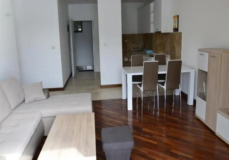 هتل Apartmani Svetionik