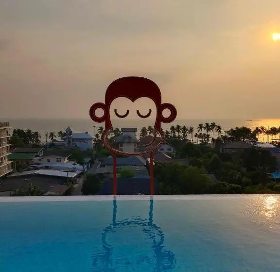 Blu Monkey Hub And Hotel Bangsaen