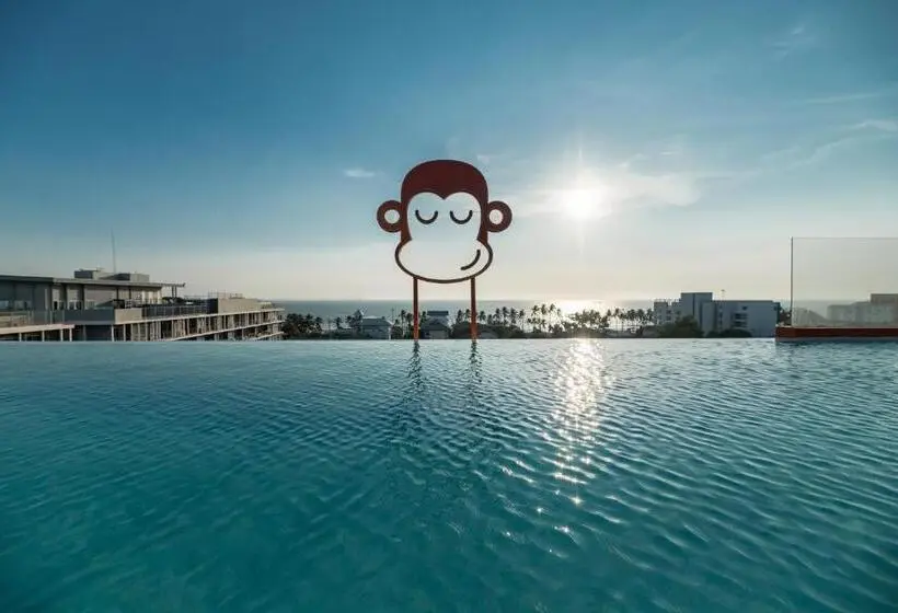 Blu Monkey Hub And Hotel Bangsaen