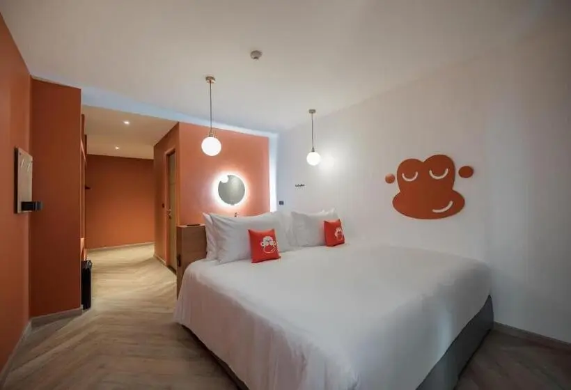 Blu Monkey Hub And Hotel Bangsaen