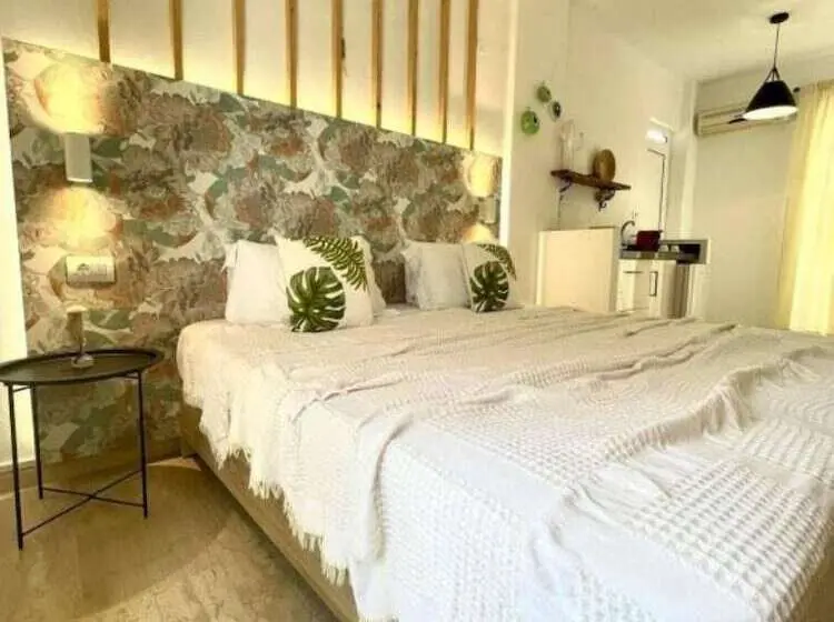 هتل Eora Studio