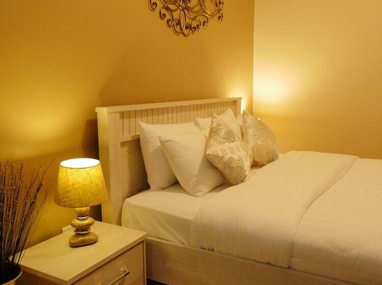 هتل Ivory Castle Limited