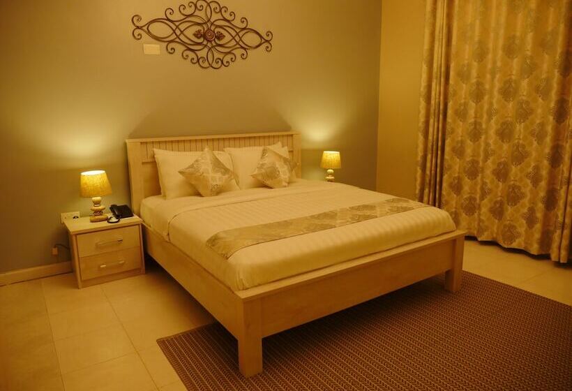 هتل Ivory Castle Limited