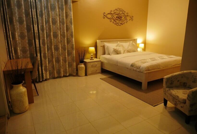 هتل Ivory Castle Limited