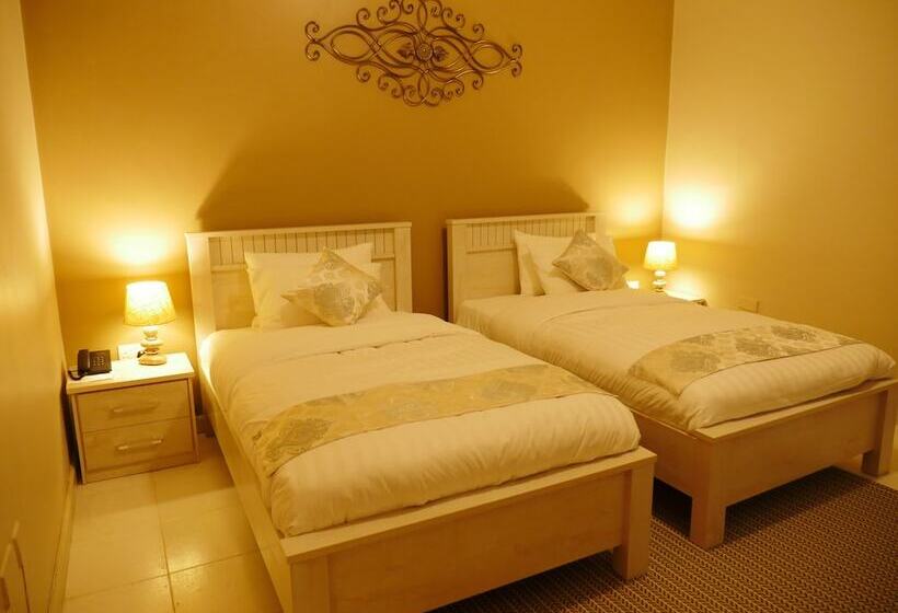 هتل Ivory Castle Limited