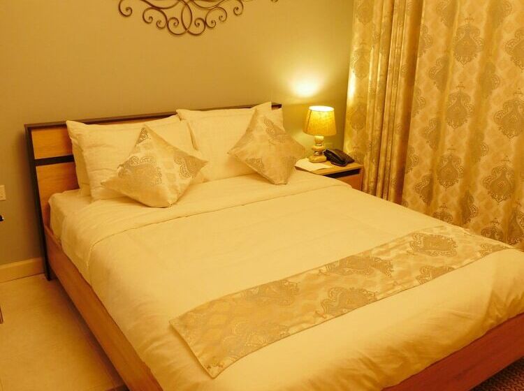 هتل Ivory Castle Limited