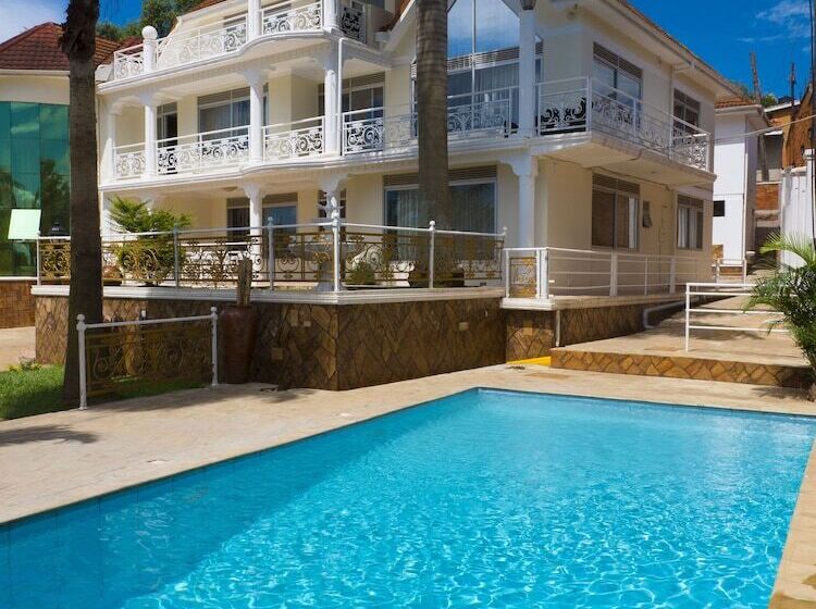 هتل Ivory Castle Limited