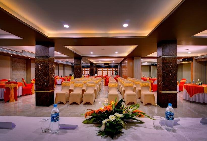 Udaan Clover Hotel Banquet & Spa