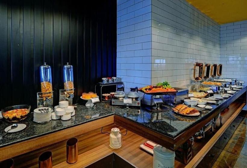 Udaan Clover Hotel Banquet & Spa