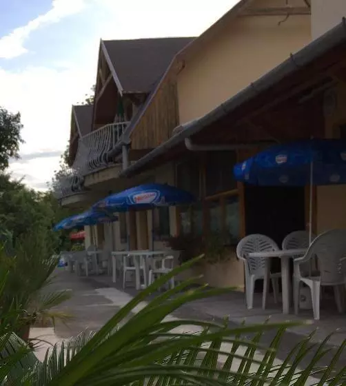 ペンション Fasor Vendégház