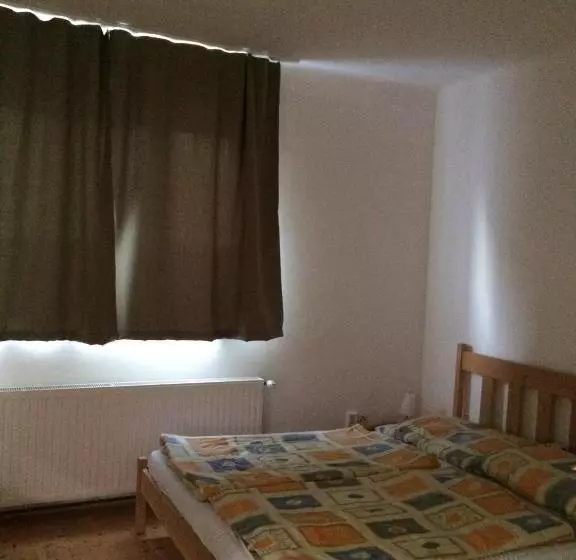 ペンション Fasor Vendégház