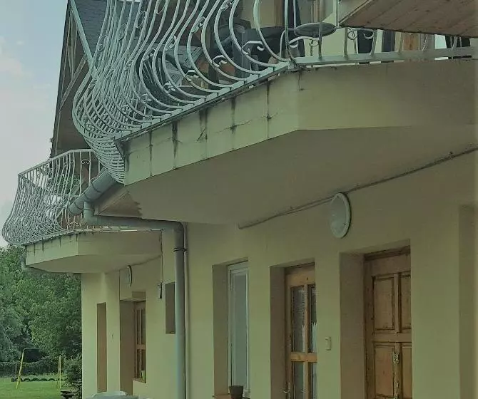 ペンション Fasor Vendégház