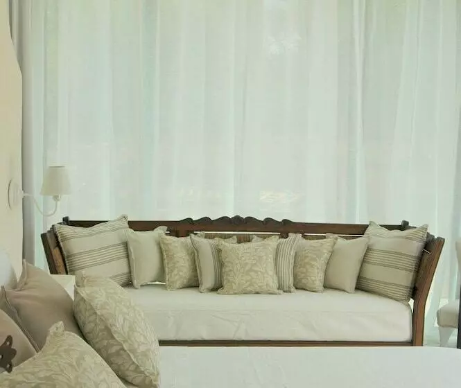 ベッドアンドブレックファースト Villa De Luxe Avec Piscine   Trullo Ulivi Al Sole