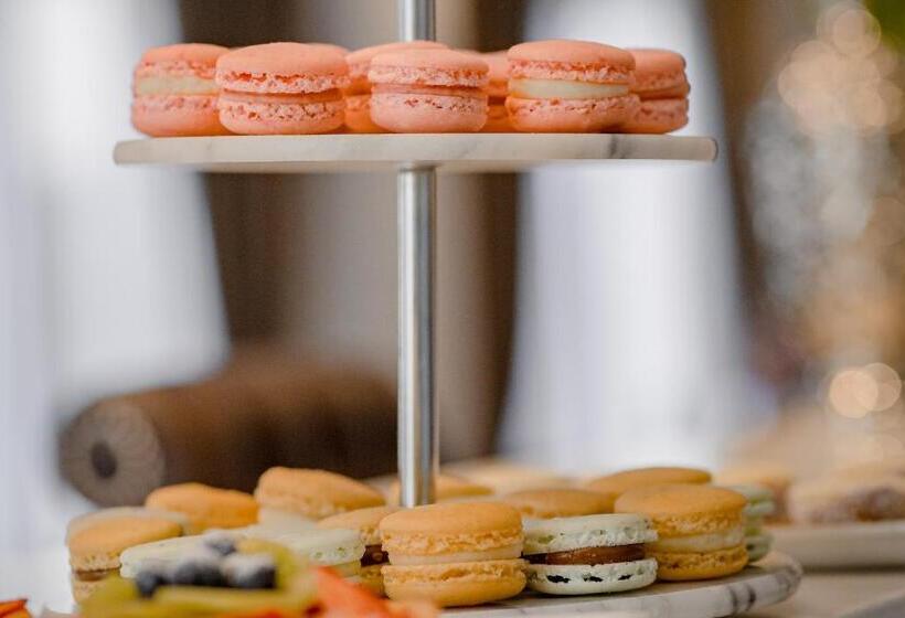 Carat Apart Boutique