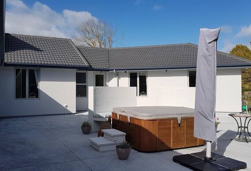 Bed and Breakfast Bruntwood Lodge