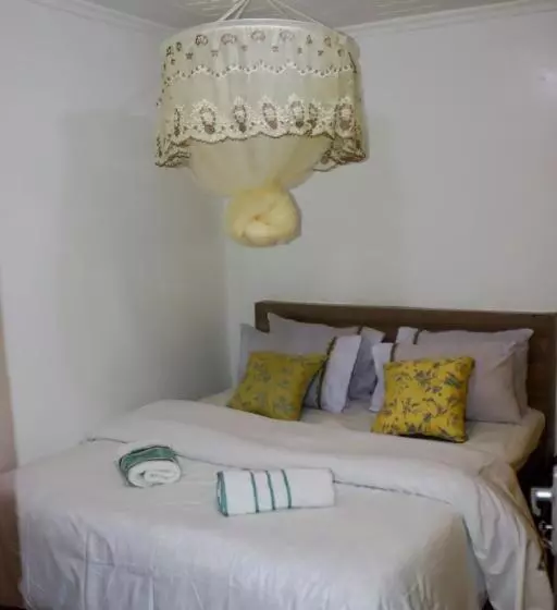 Bed and Breakfast Salient Guest House