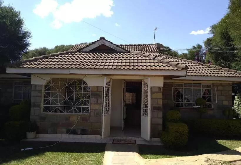 Bed and Breakfast Salient Guest House