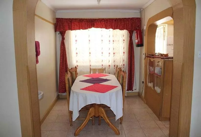 Bed and Breakfast Salient Guest House