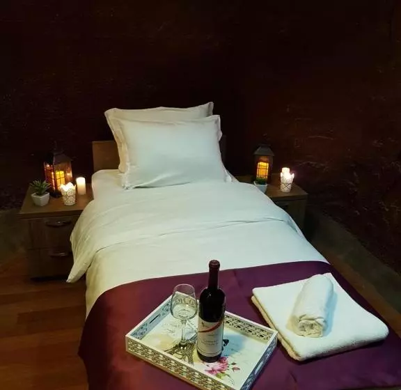 هتل And Winery Lozar