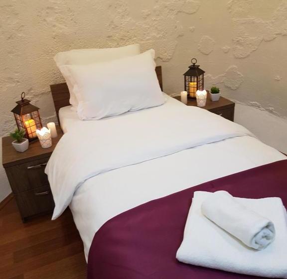 هتل And Winery Lozar