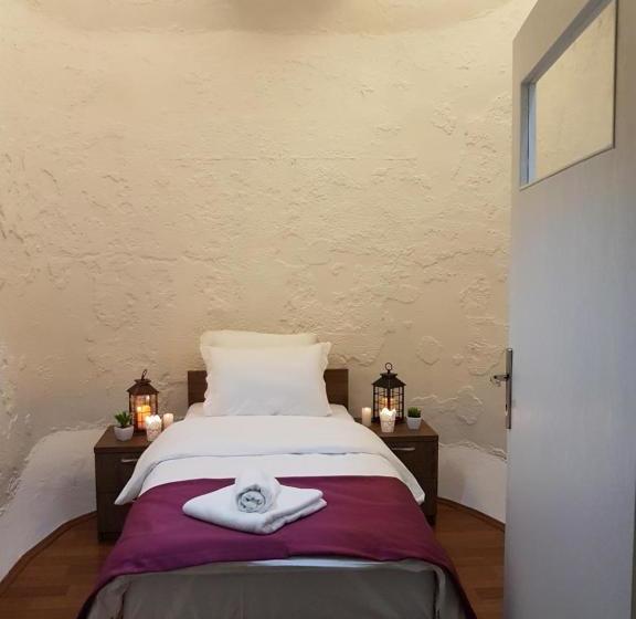 هتل And Winery Lozar