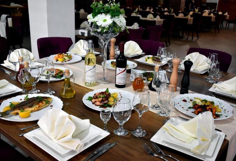 هتل And Winery Lozar