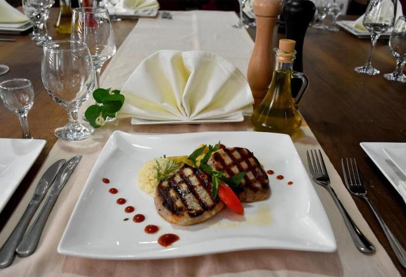 هتل And Winery Lozar