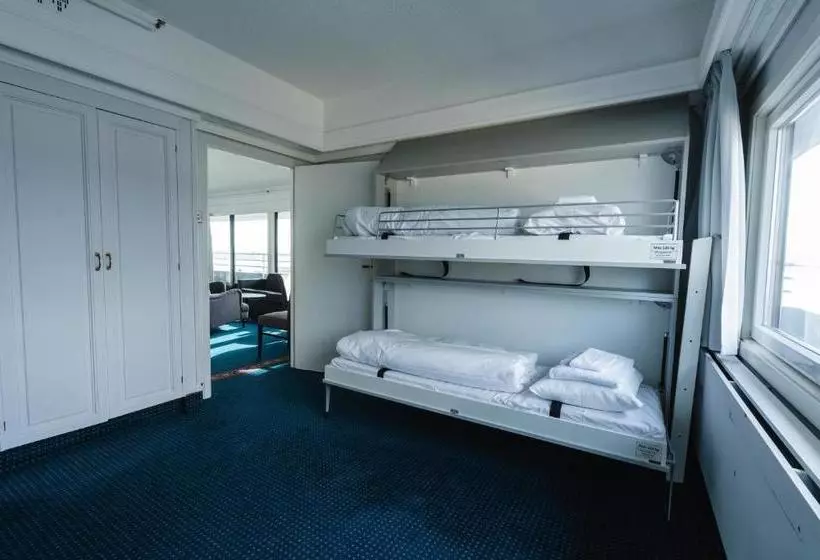 ホテル Dronningen