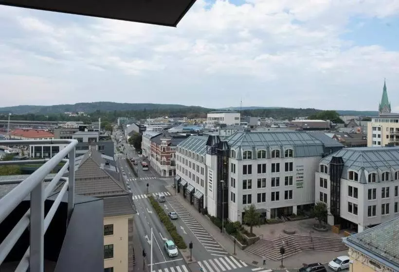 ホテル Dronningen