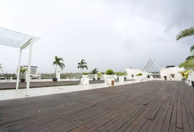 Luminor Hotel Banyuwangi By Wh
