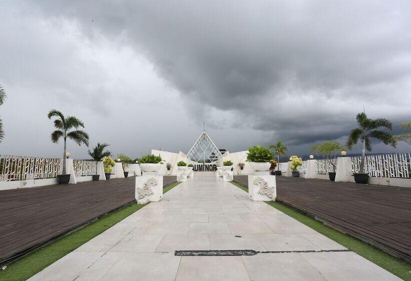 Luminor Hotel Banyuwangi By Wh