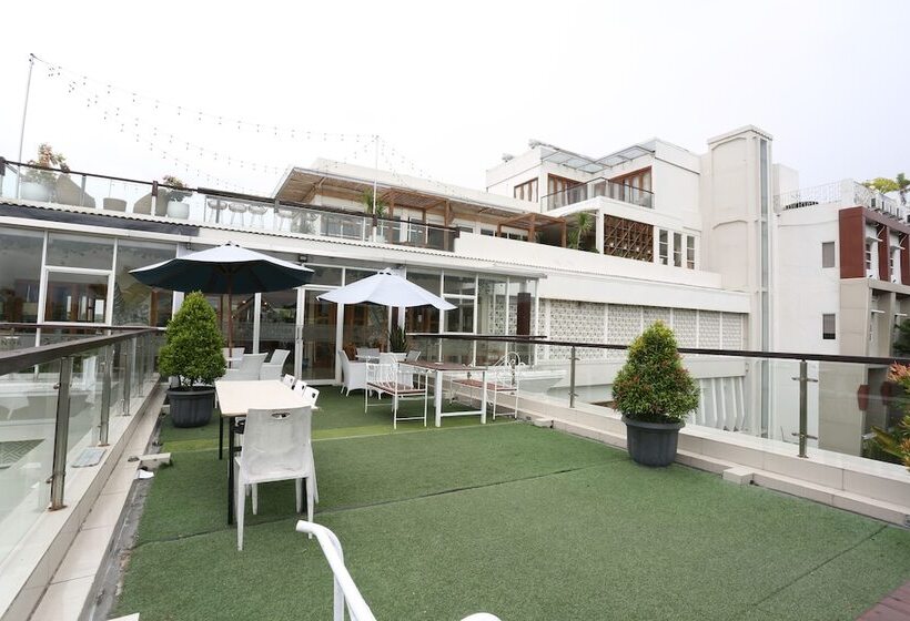 Luminor Hotel Banyuwangi By Wh