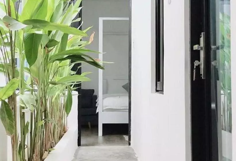 ペンション Gis Hotel Nha Trang & Motorbike Rental