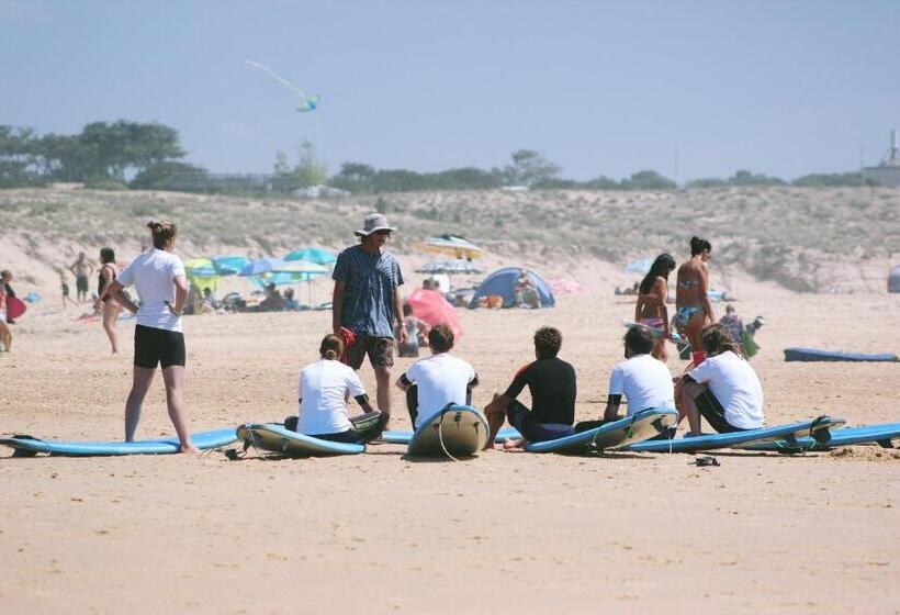 Progress Outdoor Surf Hostel