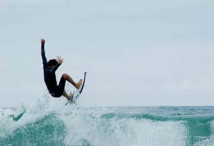 Progress Outdoor Surf Hostel