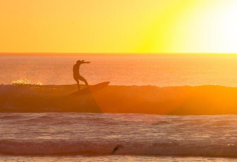 Progress Outdoor Surf Hostel